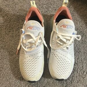 Men’s Nike Air Max 270 sz 9, women’s sz 10.5
